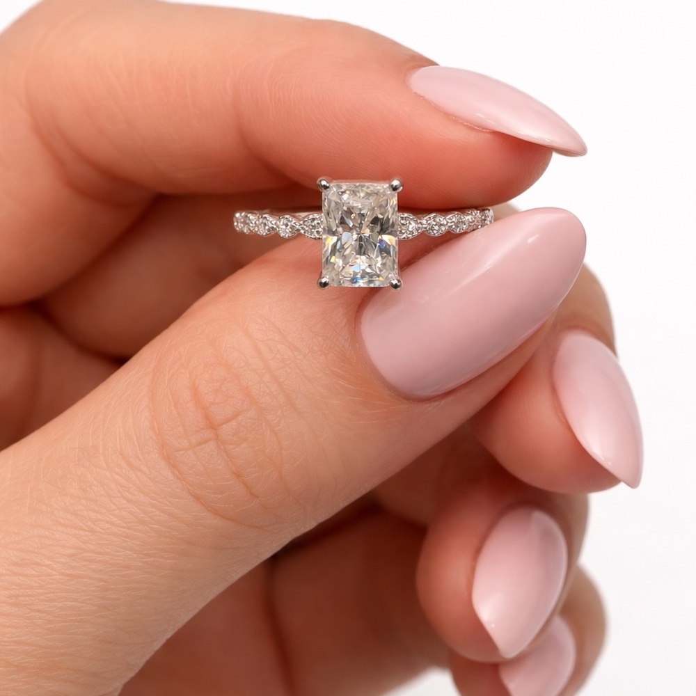 925 Sterling Silver 2.00CT MOISSANITE Women's Ring size 6,7 or 8 - Picture 4 of 17